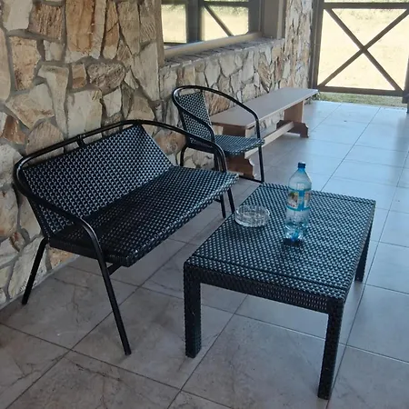 Bauernhof West Troya Wynohradiw